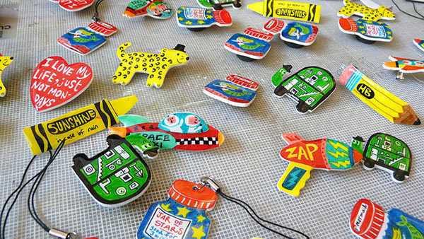 Shrinky Dinks Out of This World Arts and Crafts Kit - Just Play