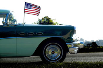car_with_american_flag.jpg