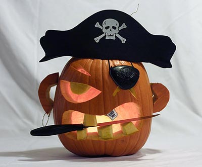 pirate skull pumpkin carving