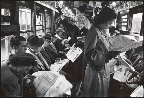 kubrick-subway-newspapers