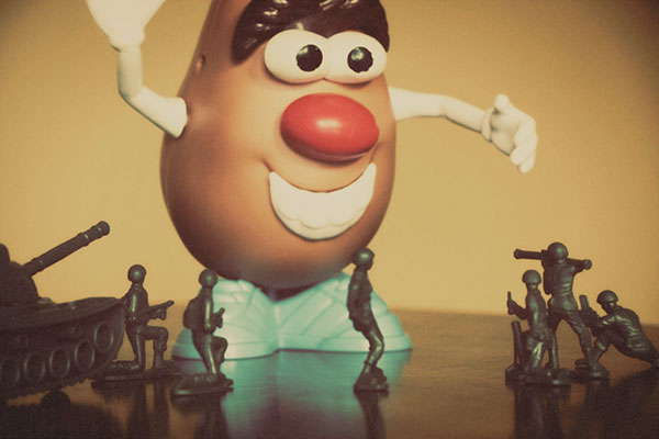 mr-potato-army-assault