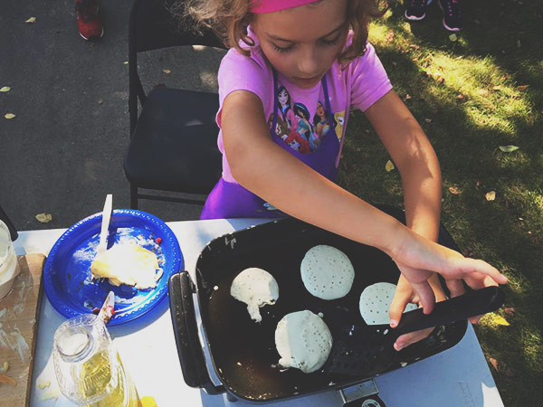 lucy-flipping-pancakes